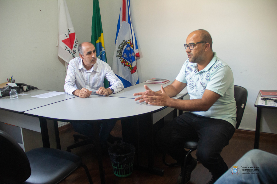 REUNIÃO NO GABINETE DO PRESIDENTE DA CÂMARA MUNICIPAL COM OS PROFISSIONAIS DA SAÚDE DO MUNICÍPIO!